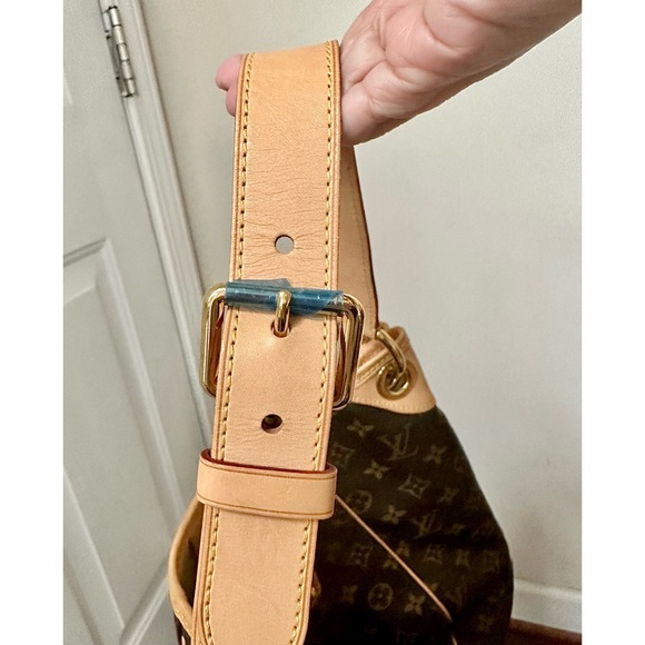 Authentic Louis Vuitton Monogram Canvas Galliera PM Shoulder Hobo Bag - Picture 5 of 9
